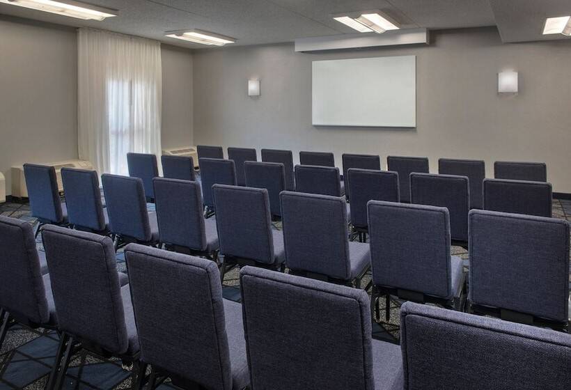 هتل Courtyard By Marriott Baltimore Hunt Valley