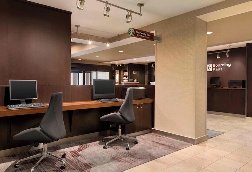 هتل Courtyard By Marriott Bloomington Normal