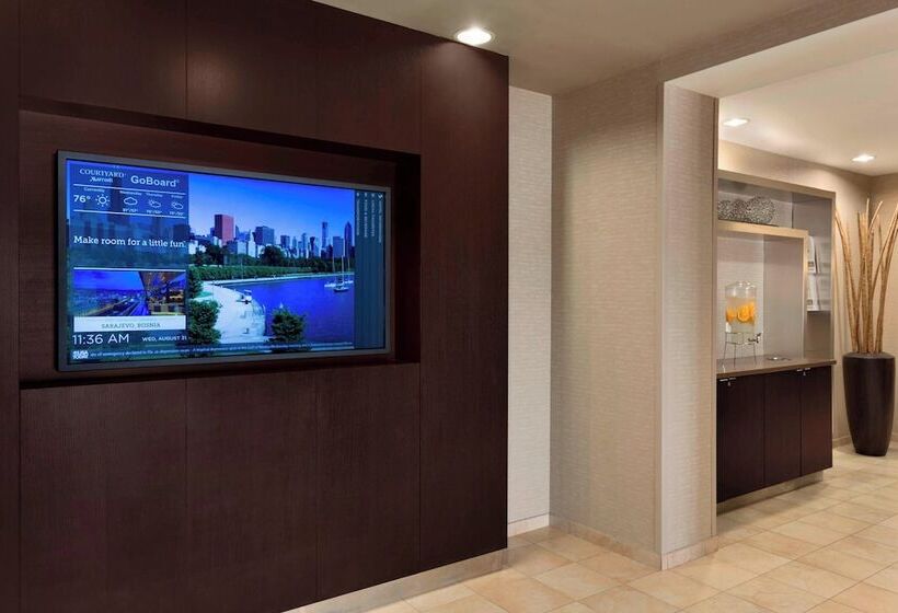 هتل Courtyard By Marriott Bloomington Normal