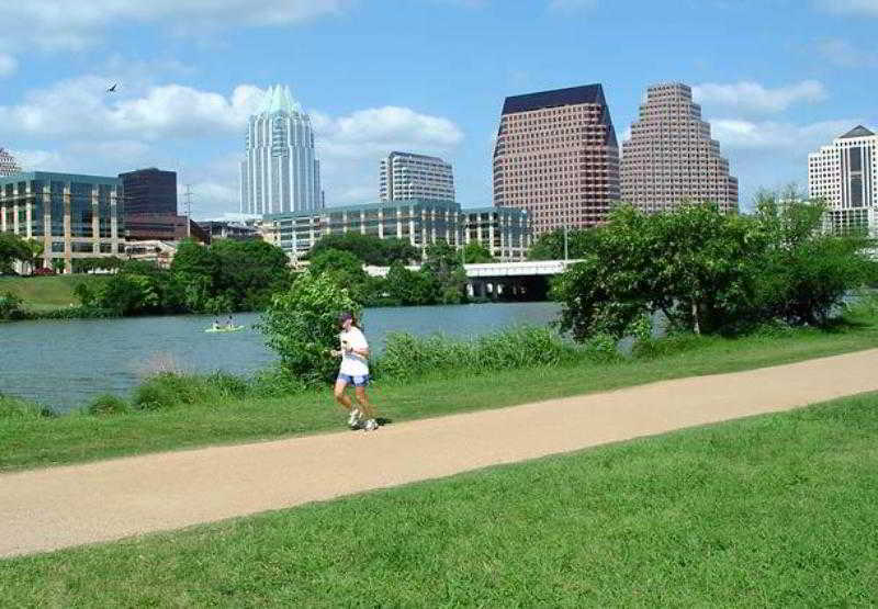 فندق Courtyard By Marriott Austin The Domain Area