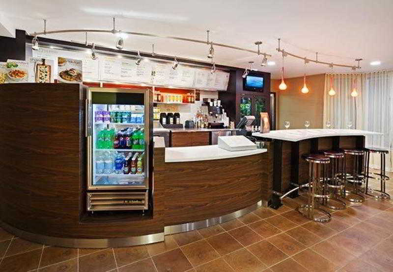 هتل Courtyard By Marriott Austin The Domain Area