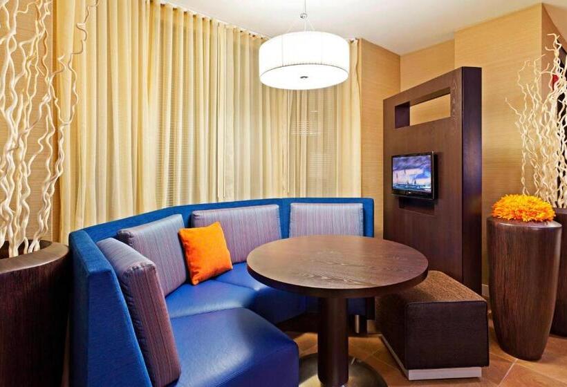 هتل Courtyard By Marriott Austin The Domain Area