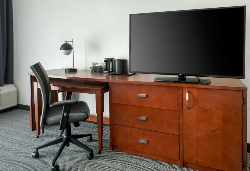 هتل Courtyard By Marriott Baltimore Hunt Valley