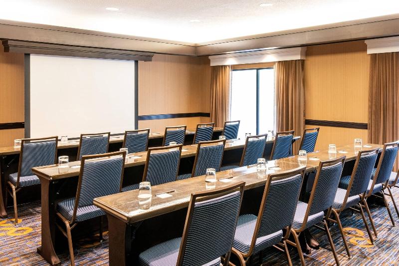 فندق Country Inn & Suites By Radisson, Columbus Edinburgh