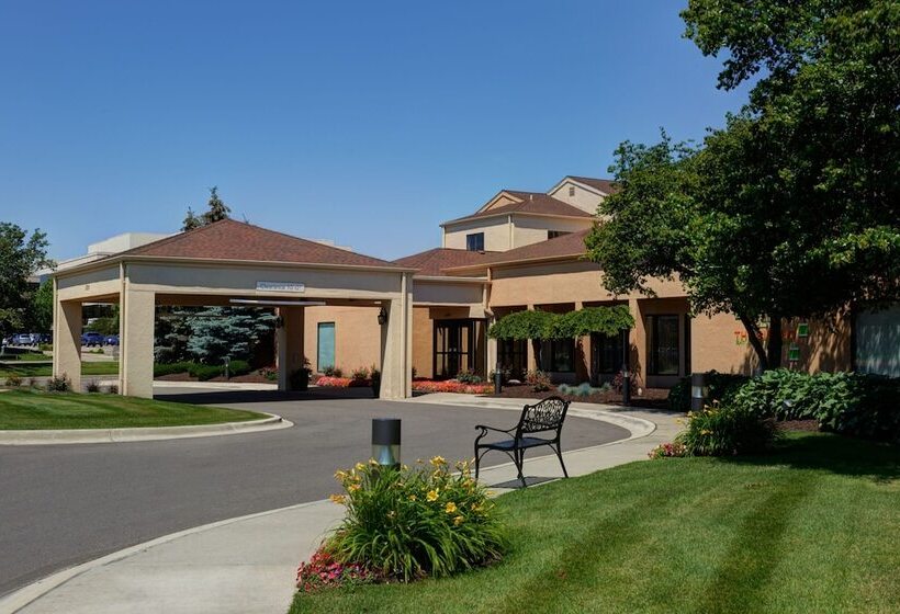 ホテル Courtyard By Marriott Detroit Livonia