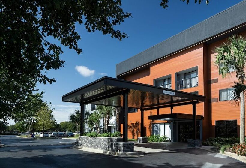 בית מלון כפרי Courtyard By Marriott Pensacola
