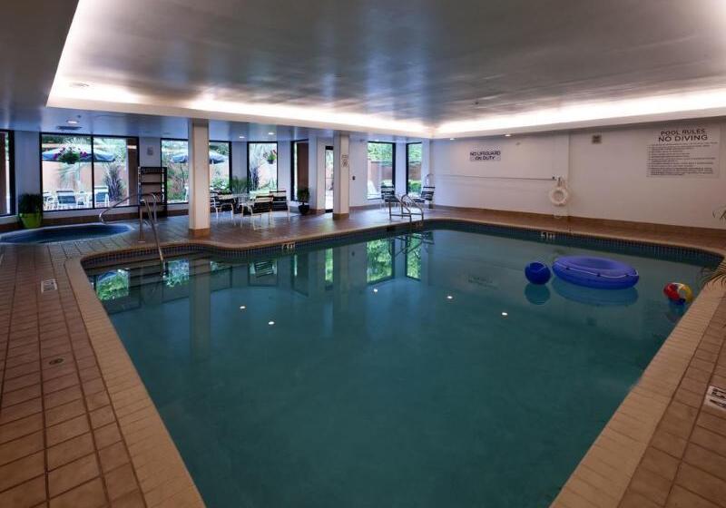 هتل Courtyard By Marriott Pensacola
