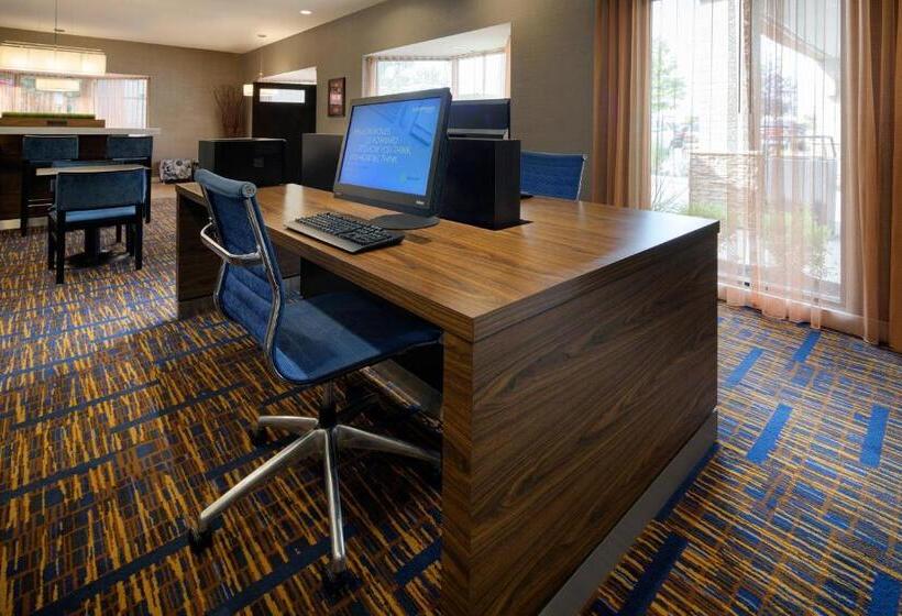 هتل Courtyard Cleveland Beachwood
