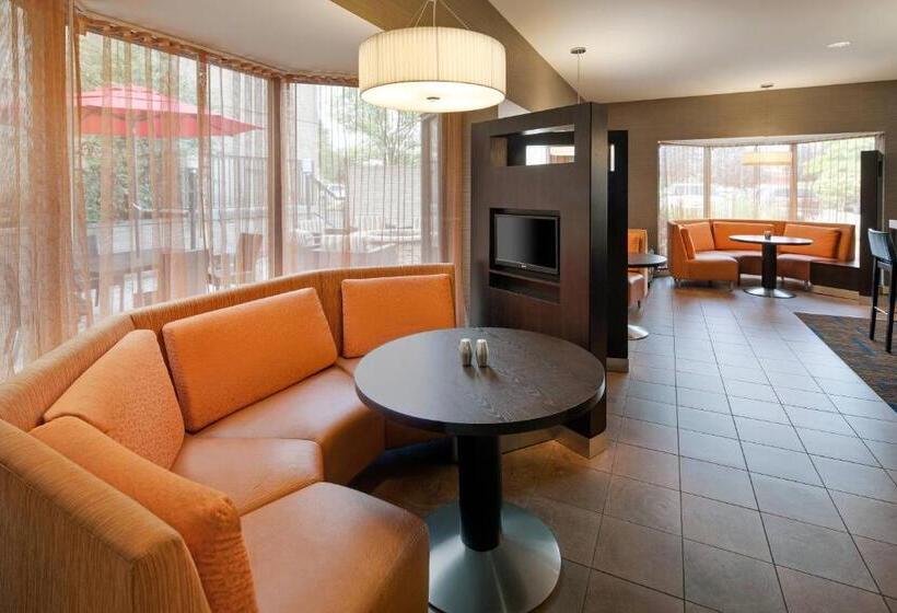 هتل Courtyard Cleveland Beachwood