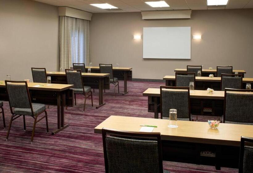 فندق Courtyard Des Moines West/clive