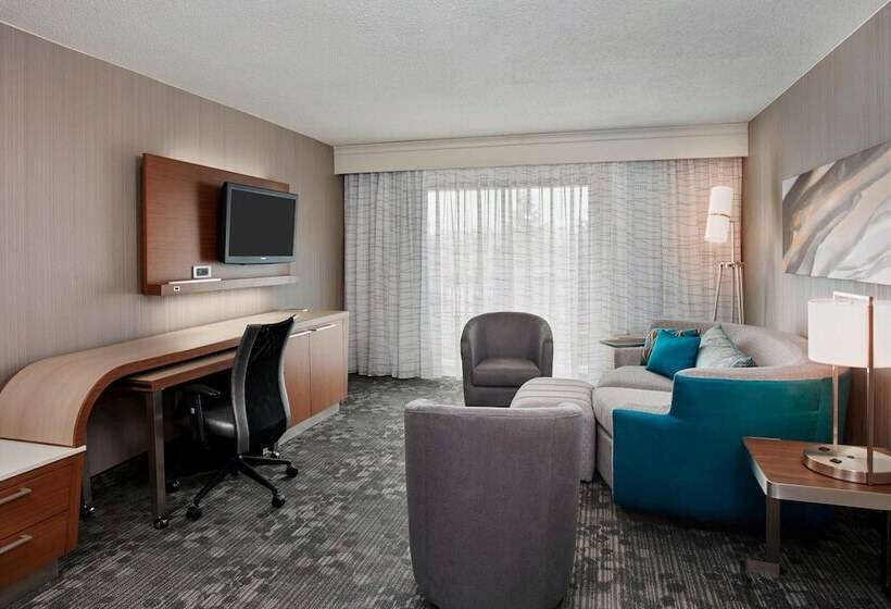 هتل Courtyard By Marriott Detroit Pontiac/auburn Hills