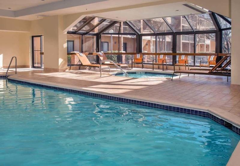 هتل Courtyard By Marriott Dulles Airport Chantilly