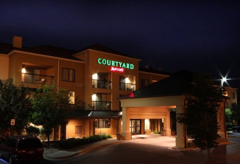 هتل Courtyard By Marriott Flint Grand Blanc