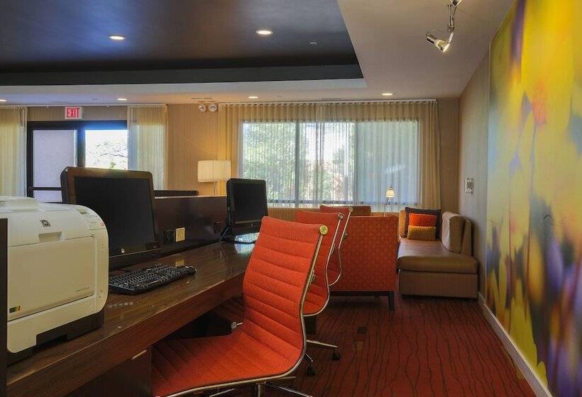 هتل Courtyard By Marriott Flint Grand Blanc