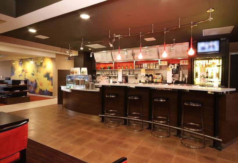 هتل Courtyard By Marriott Flint Grand Blanc