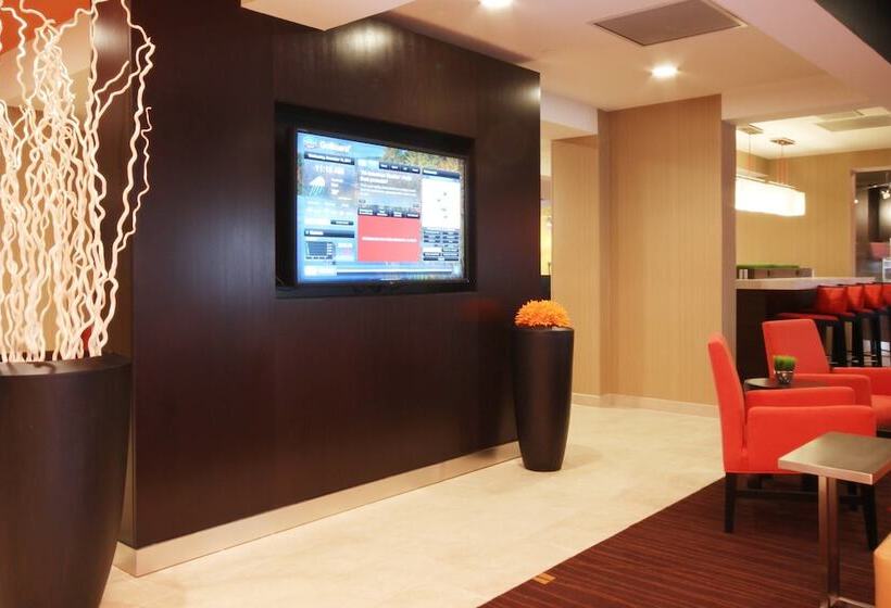 هتل Courtyard By Marriott Flint Grand Blanc