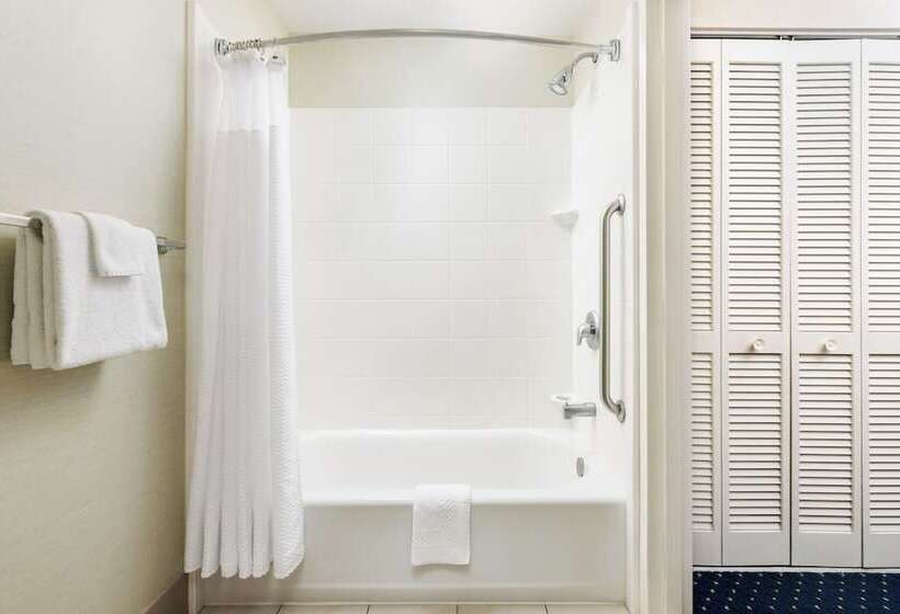 هتل Courtyard By Marriott Flint Grand Blanc