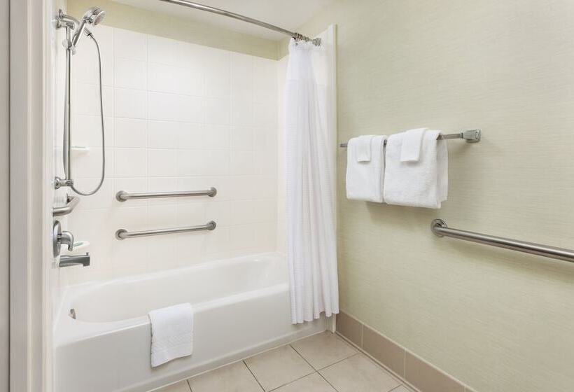 هتل Courtyard By Marriott Flint Grand Blanc
