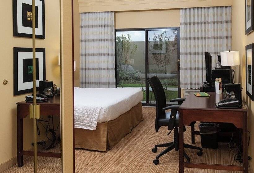 فندق Courtyard By Marriott Florence