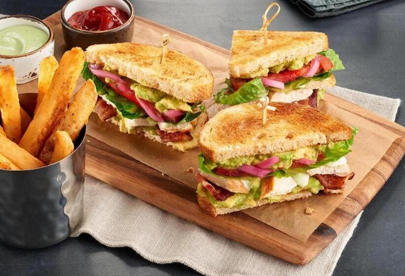 فندق Courtyard By Marriott Newburgh Stewart Airport