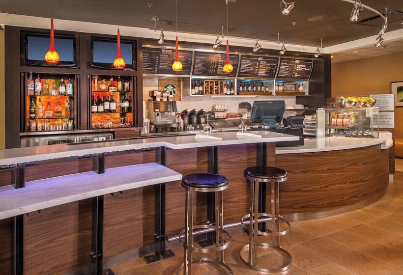 هتل Courtyard By Marriott North Charleston Airport Coliseum