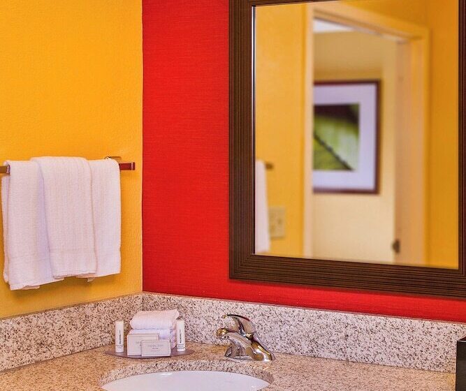 هتل Courtyard By Marriott North Charleston Airport Coliseum