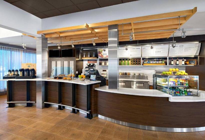 هتل Courtyard By Marriott Pittsburgh Airport