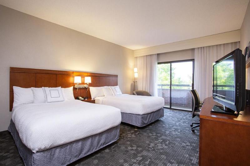 هتل Courtyard Rochester Brighton