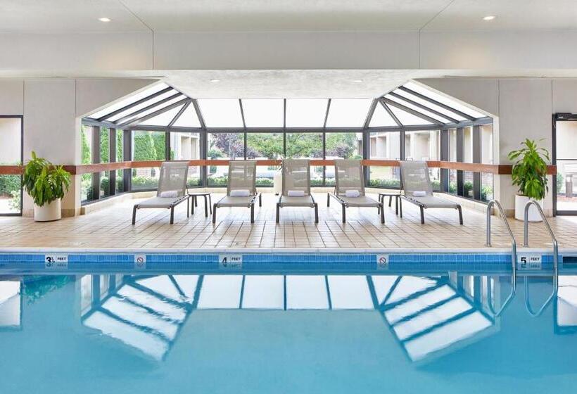 هتل Courtyard Rochester Brighton