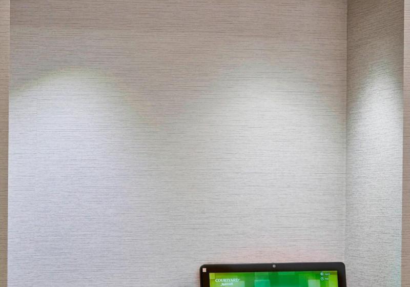 هتل Courtyard Rochester Brighton