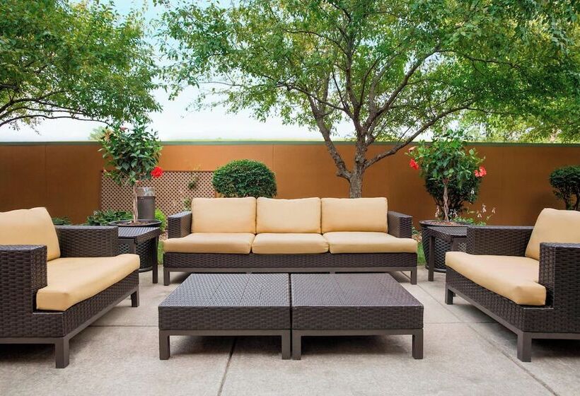 هتل Courtyard By Marriott Springfield