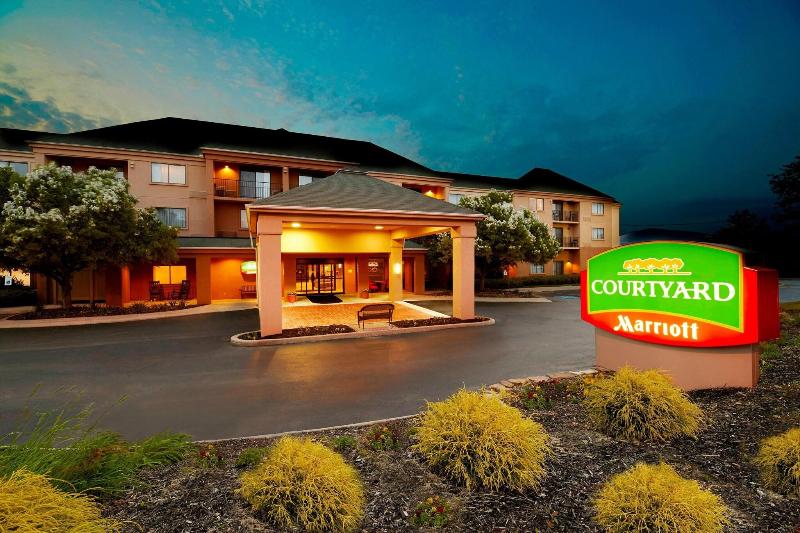 호텔 Courtyard By Marriott State College