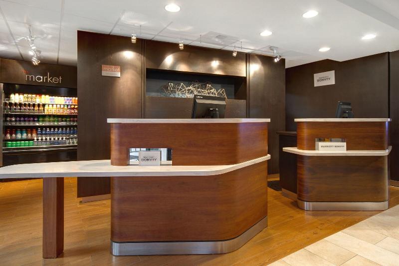 호텔 Courtyard By Marriott State College