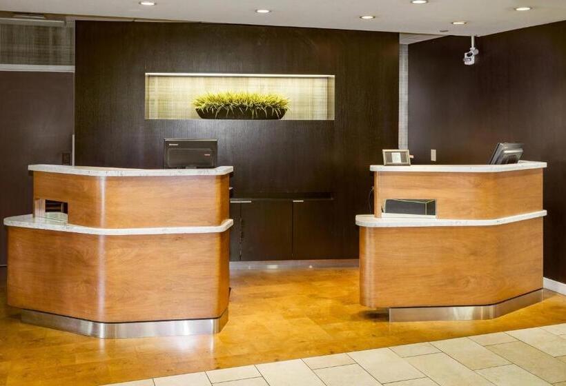 هتل Courtyard By Marriott Stockton