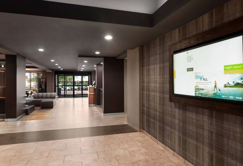 فندق Courtyard By Marriott Tulsa Central