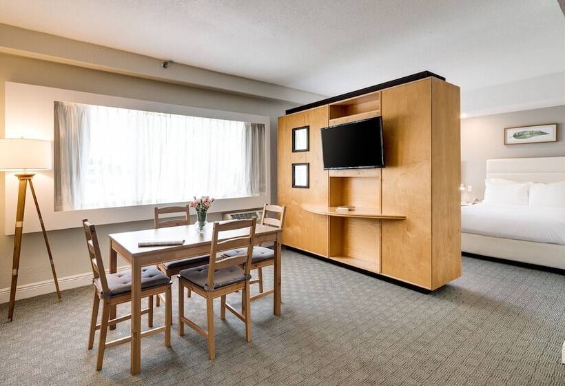 Crest Hotel Suites