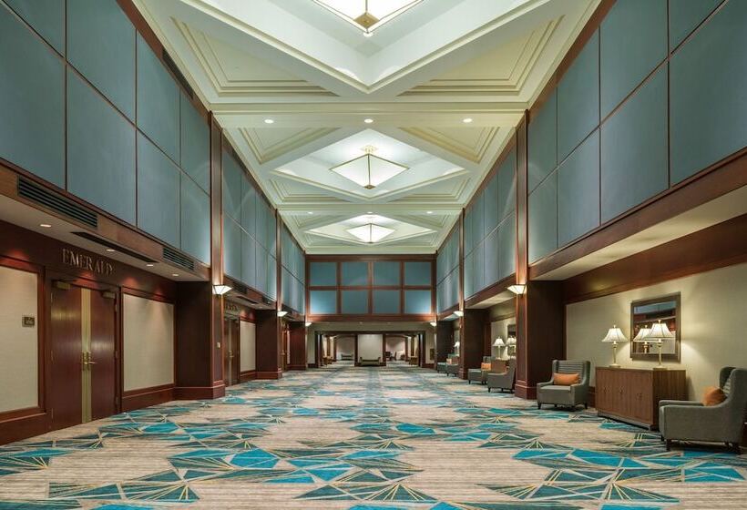 هتل Crowne Plaza Springfield Convention Center, An Ihg