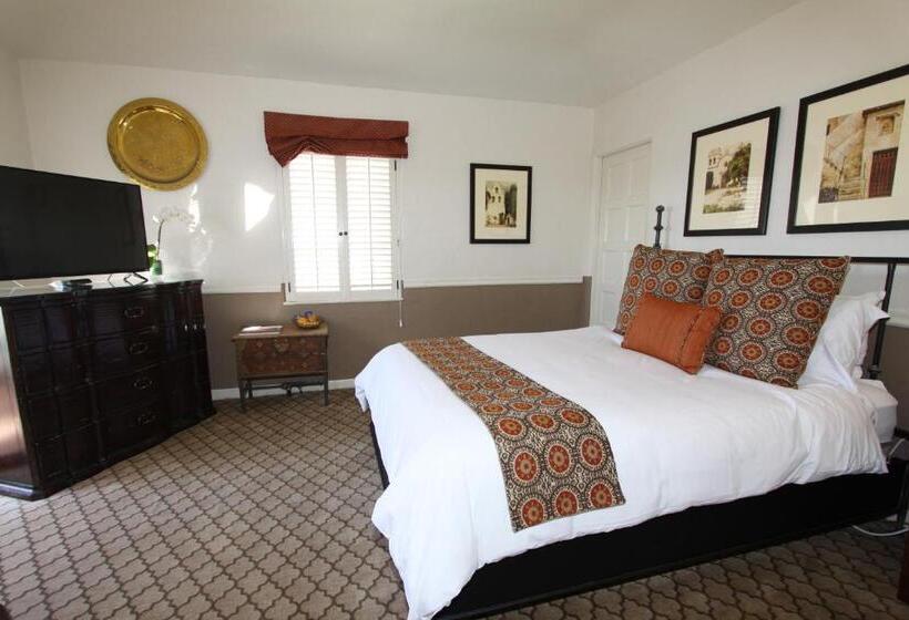 هتل Cypress Inn