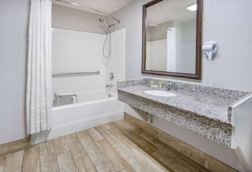 فندق Days Inn By Wyndham Barnwell