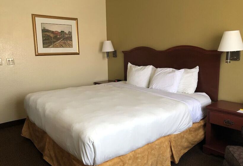 Отель Days Inn By Wyndham Bernalillo