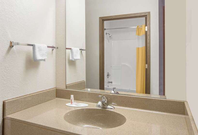 فندق Days Inn By Wyndham Butler