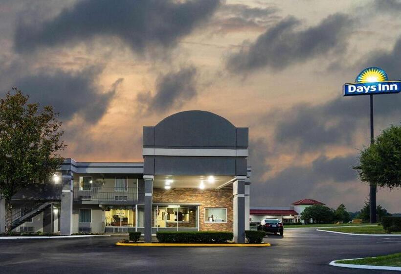 בית מלון כפרי Days Inn By Wyndham Clarksville Tn