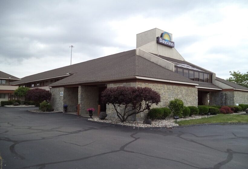 호텔 Days Inn By Wyndham Maumee/toledo