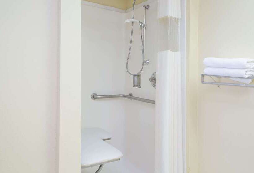 酒店 Days Inn By Wyndham Sanford