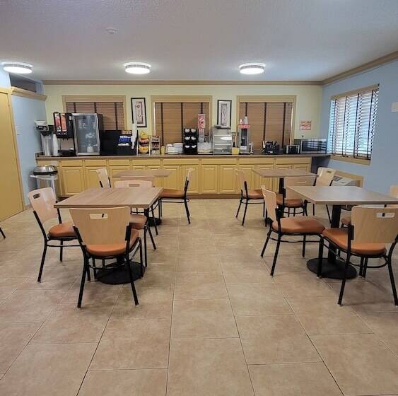 Отель Days Inn By Wyndham Sheridan