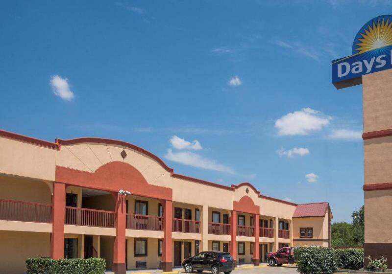 هتل Days Inn By Wyndham Temple