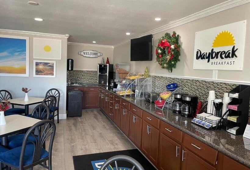هتل Days Inn By Wyndham Temple