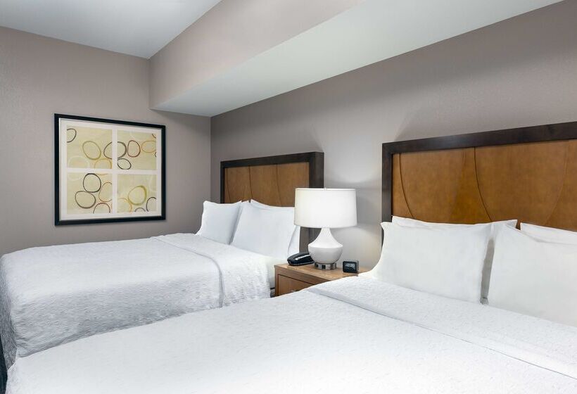 Отель Hampton Inn & Suites Clayton/st. Louisgalleria Area