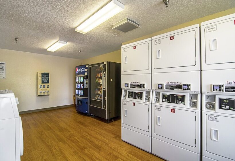 酒店 Hometowne Studios By Red Roof Chicago Waukegan