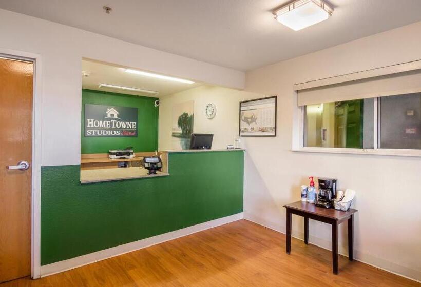هتل Hometowne Studios By Red Roof Denver   Airport/aurora